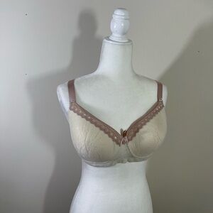 Paramour Sz 36D bra cream with a plum lace and plum satiny adjustable straps